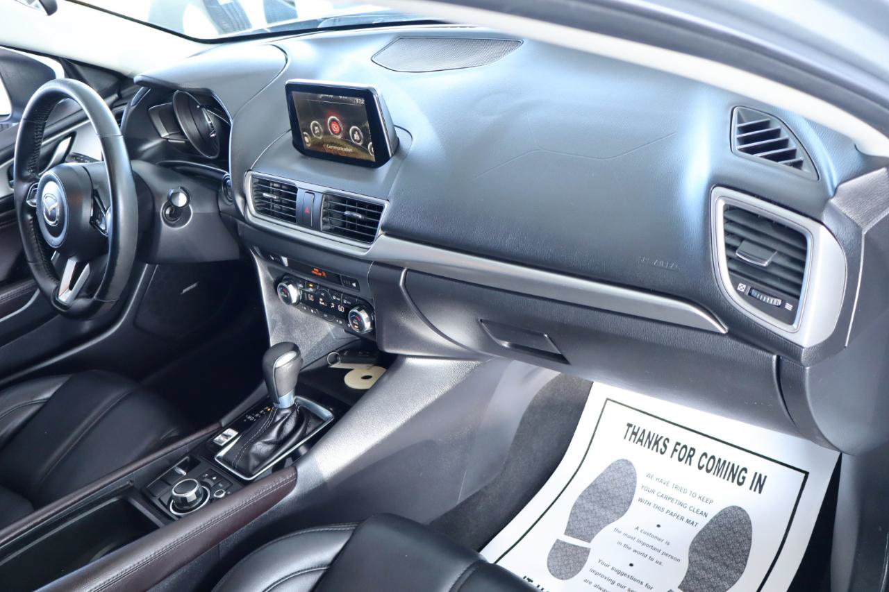 Used 2018 MAZDA MAZDA3 Touring FWD image 40