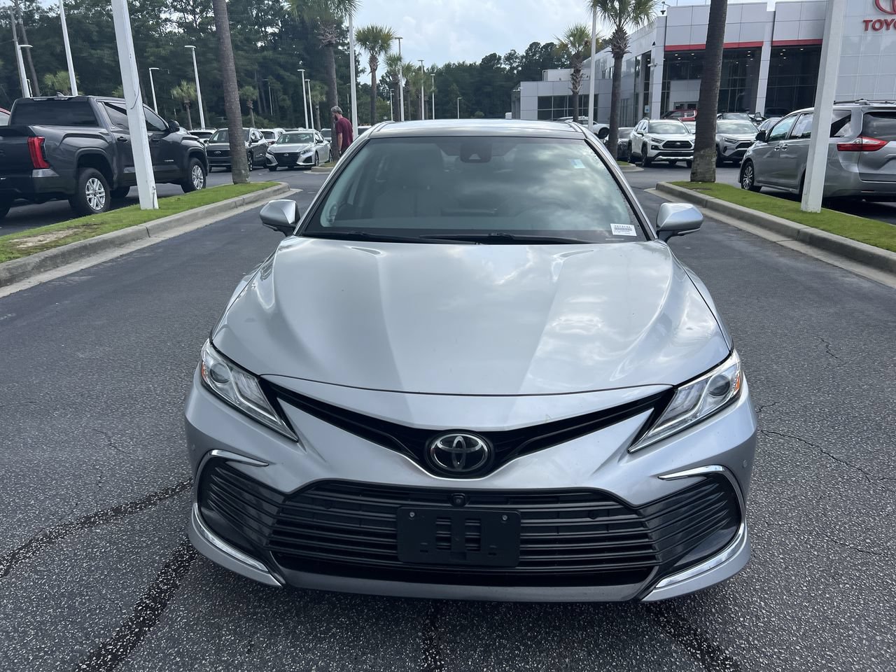 Used 2021 Toyota Camry XLE w/ Navigation Package FWD image 3
