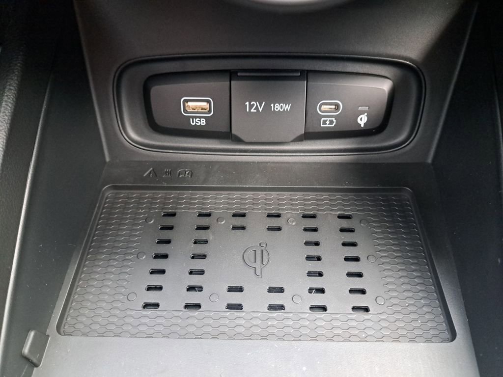 New 2026 Hyundai Venue SEL FWD image 23