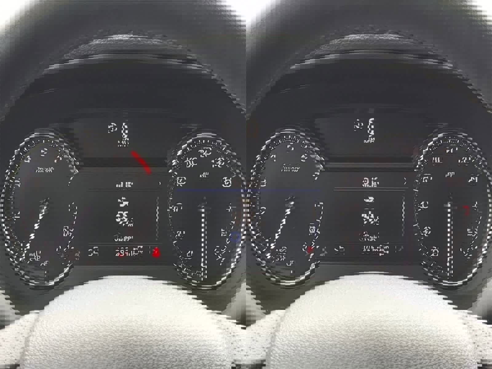 Used 2023 Cadillac XT4 Sport w/ Cold Weather Package image 38