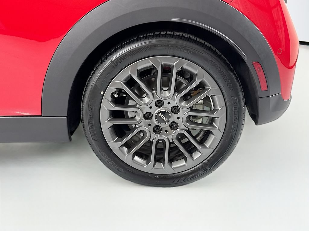 Certified 2025 MINI Cooper S FWD image 28