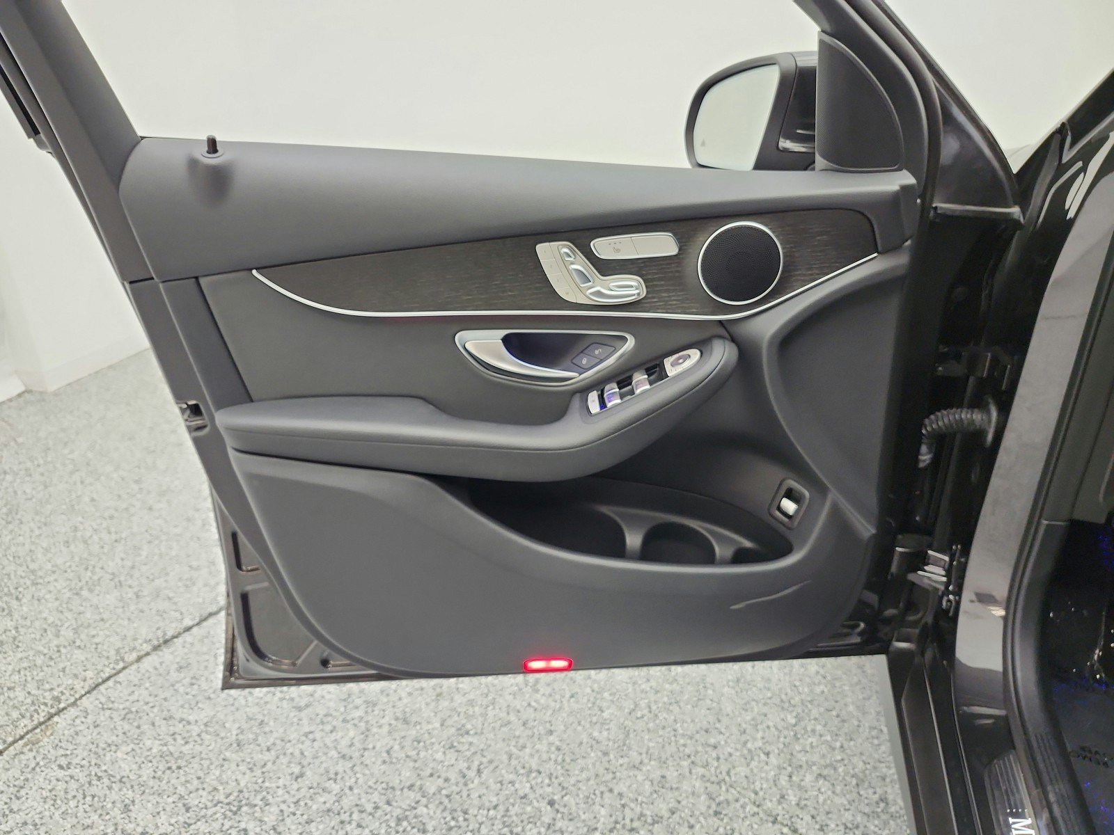 Used 2022 Mercedes-Benz GLC 300 image 11