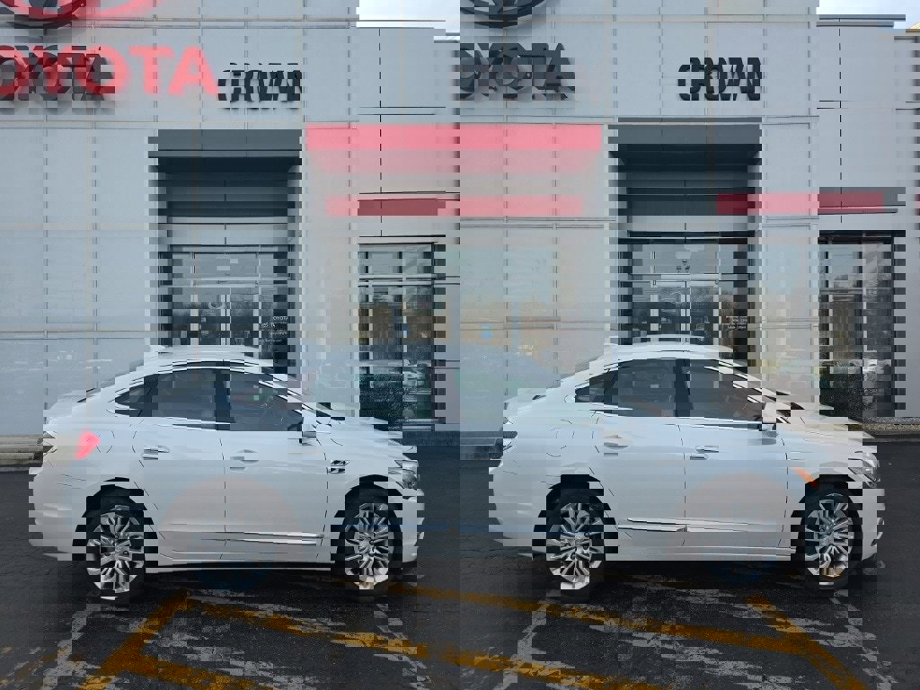 Used 2019 Buick LaCrosse Preferred image 2