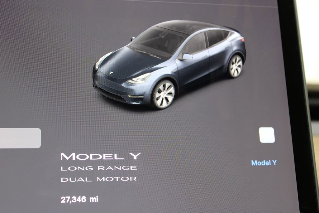Used 2024 Tesla Model Y Long Range image 43