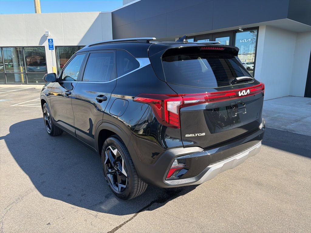 Used 2025 Kia Seltos EX w/ EX Sunroof Package image 8