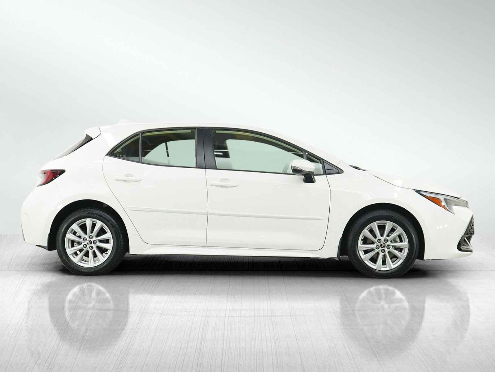 Used 2024 Toyota Corolla SE w/ SE Package FWD image 6