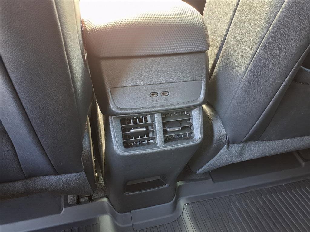 Used 2025 Chevrolet Equinox RS w/ Safety and Technology Package image 10