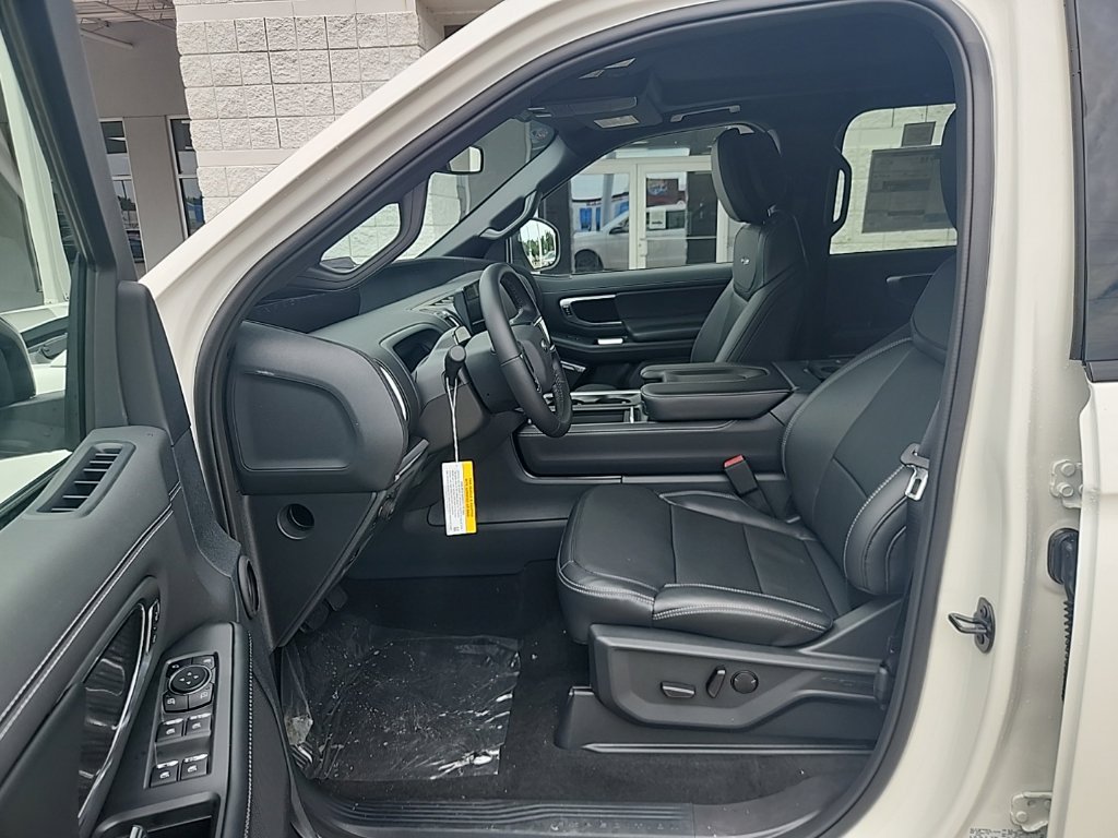 New 2026 Ford Expedition Max Platinum w/ Stealth Appearance Package AWD/4WD image 12