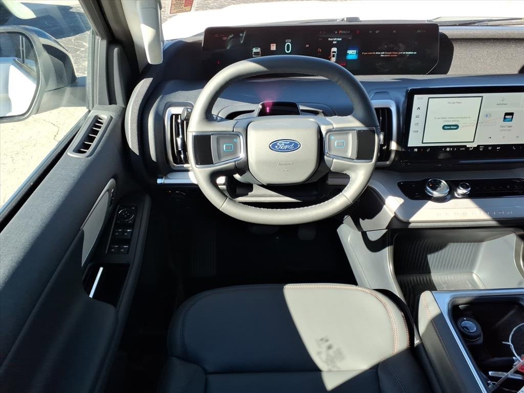 New 2025 Ford Expedition Active image 12