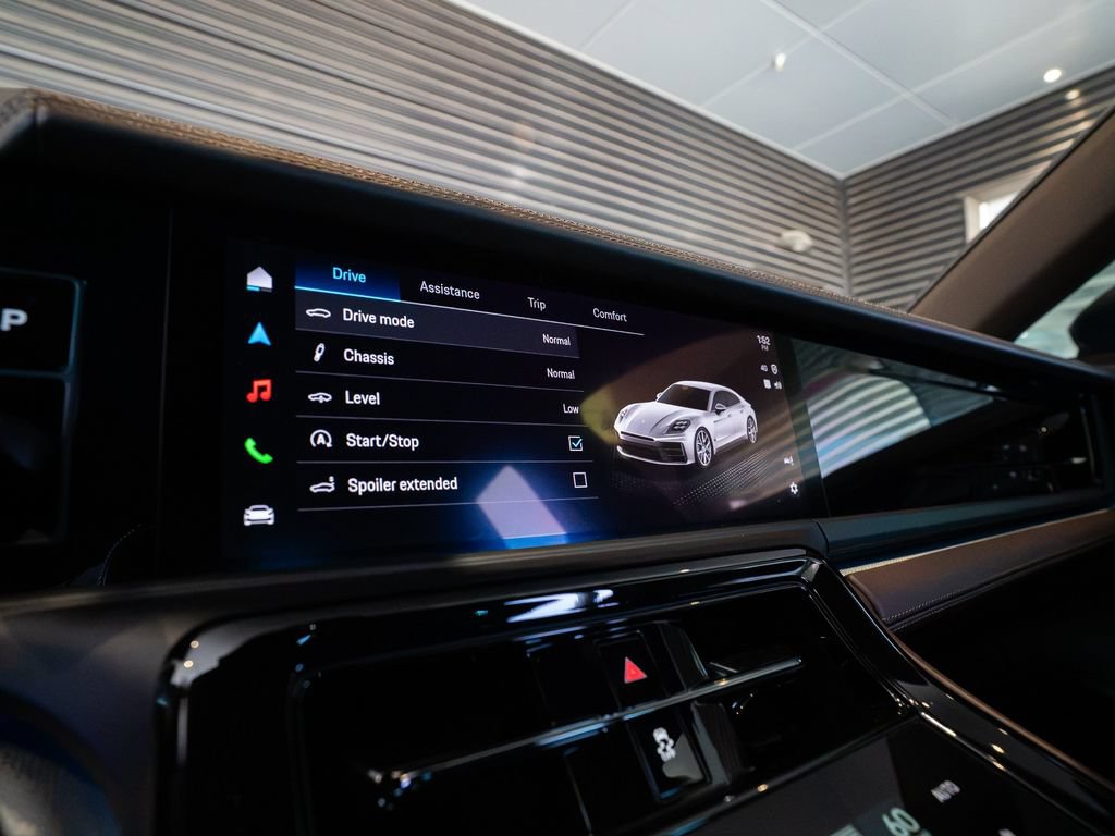 Certified 2024 Porsche Panamera image 18