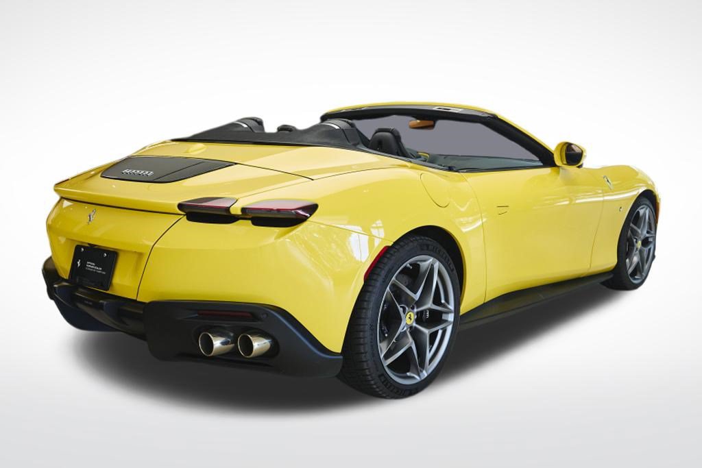 Used 2025 Ferrari Roma Spider RWD image 5