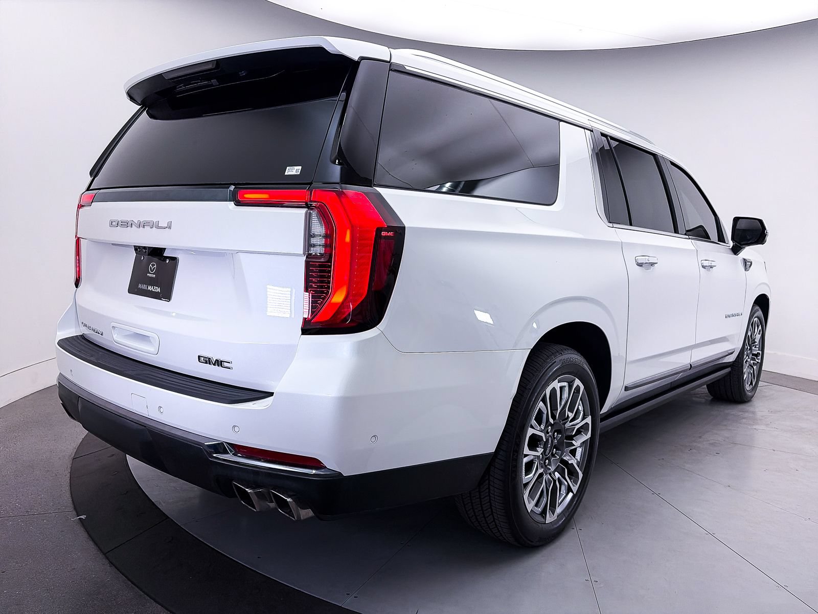 Used 2025 GMC Yukon XL Denali Ultimate AWD/4WD image 20