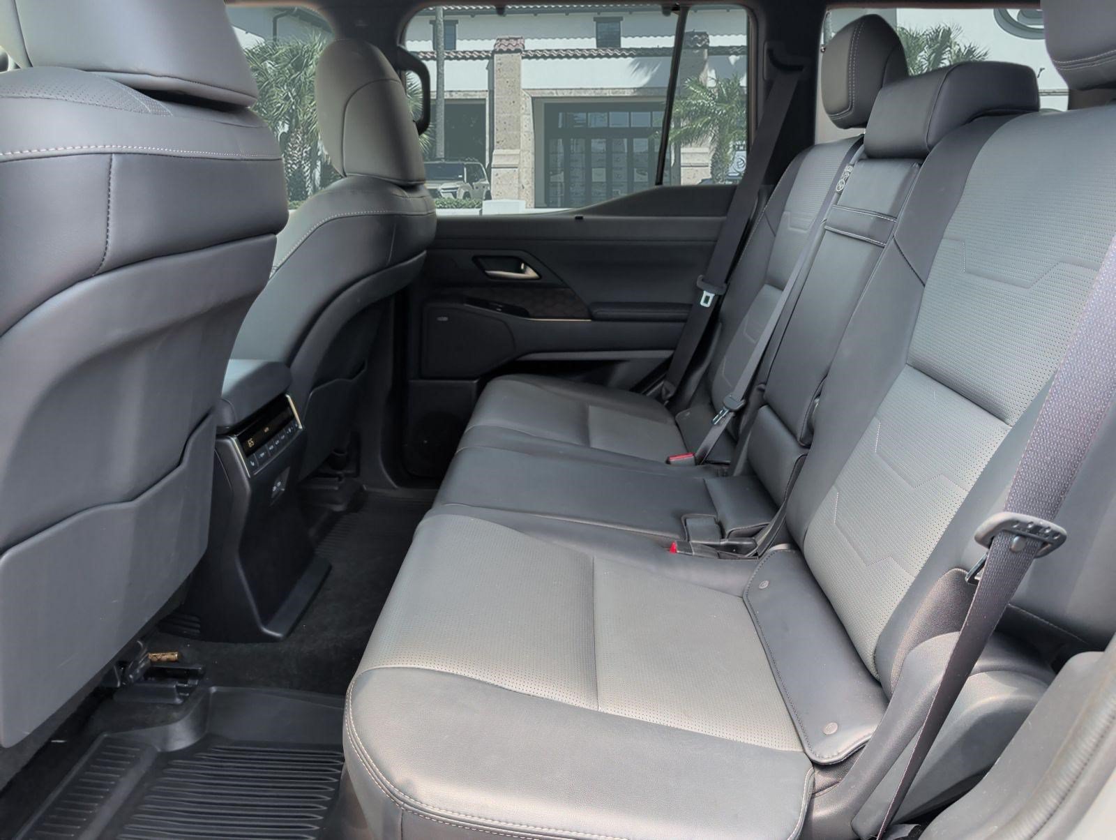 Certified 2025 Lexus GX 550 w/ Cold Area Package AWD/4WD image 25