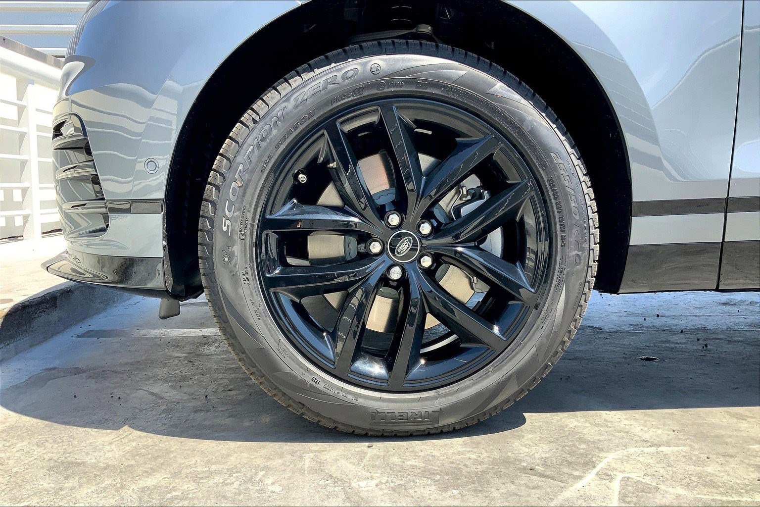 New 2026 Land Rover Range Rover Velar Dynamic SE image 10