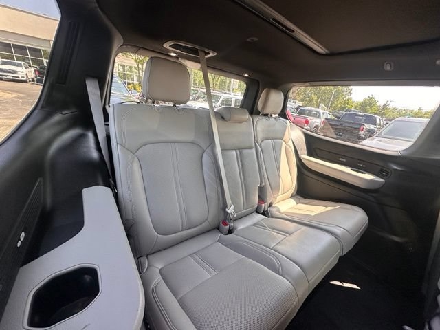Used 2025 Jeep Wagoneer Series III w/ Premium Group I AWD/4WD image 30