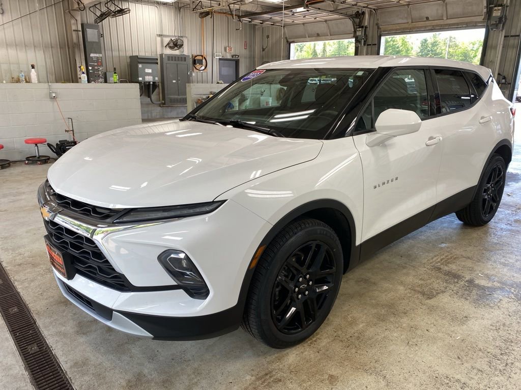 Used 2023 Chevrolet Blazer LT w/ Driver Confidence Package AWD/4WD image 8