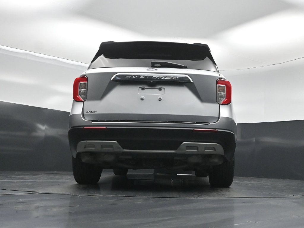 Used 2021 Ford Explorer XLT w/ Equipment Group 202A RWD image 44