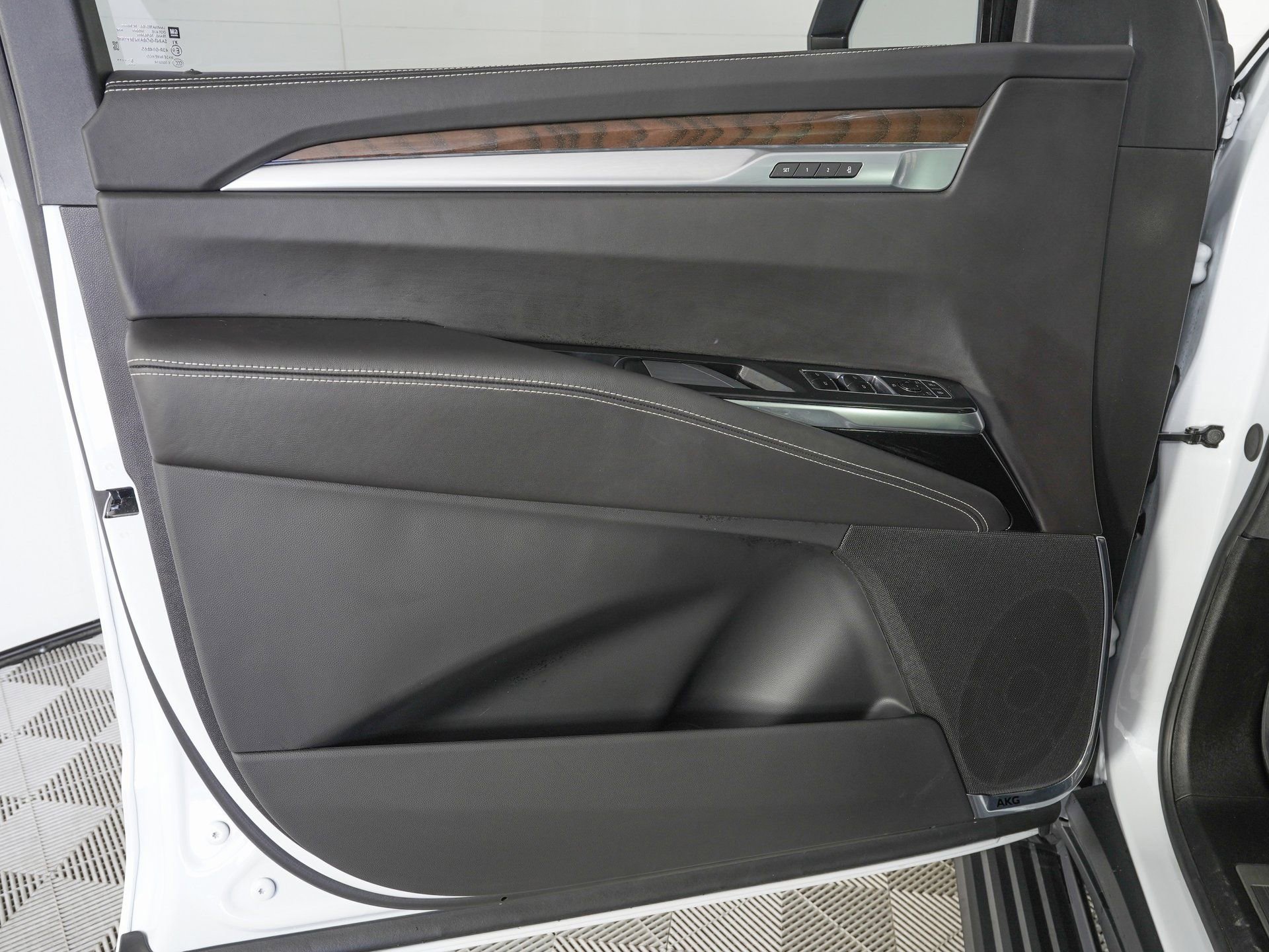 Used 2026 Cadillac Escalade Platinum Sport w/ LPO, Floor Liner Package image 18