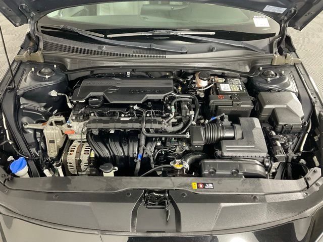 Used 2021 Hyundai Elantra Limited w/ Cargo Package image 9