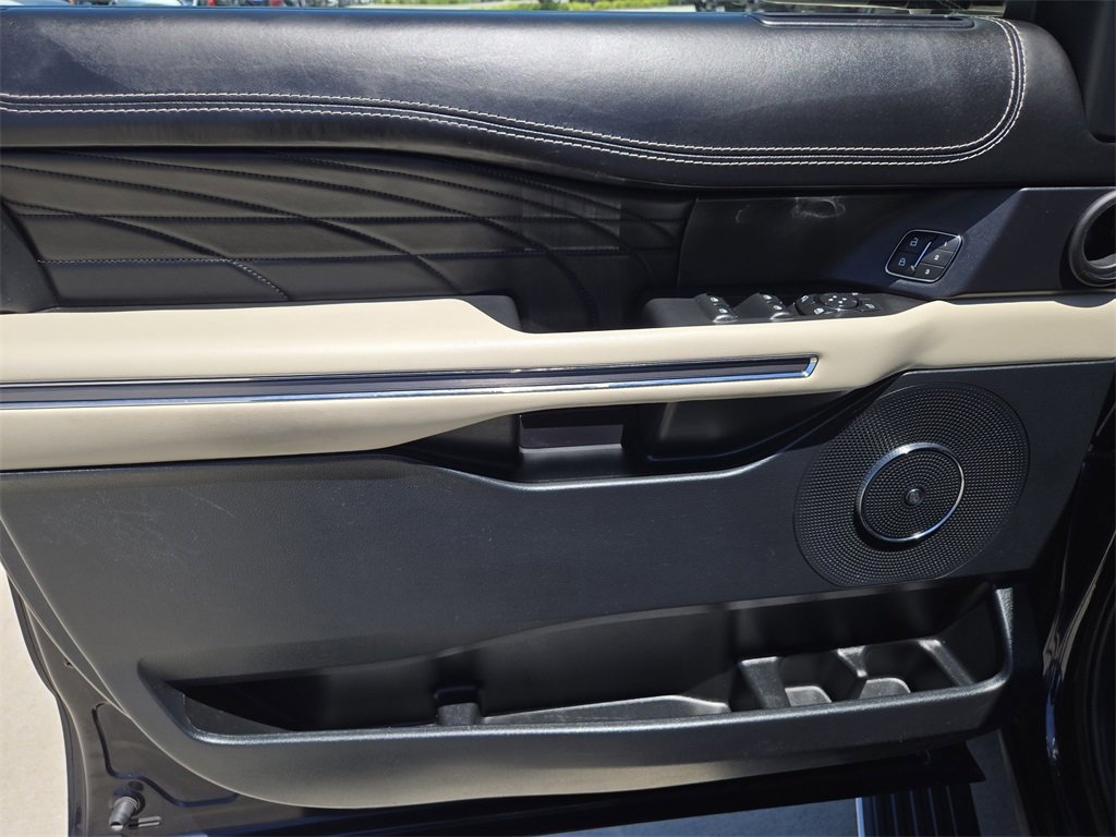Used 2021 Ford Expedition Platinum image 33