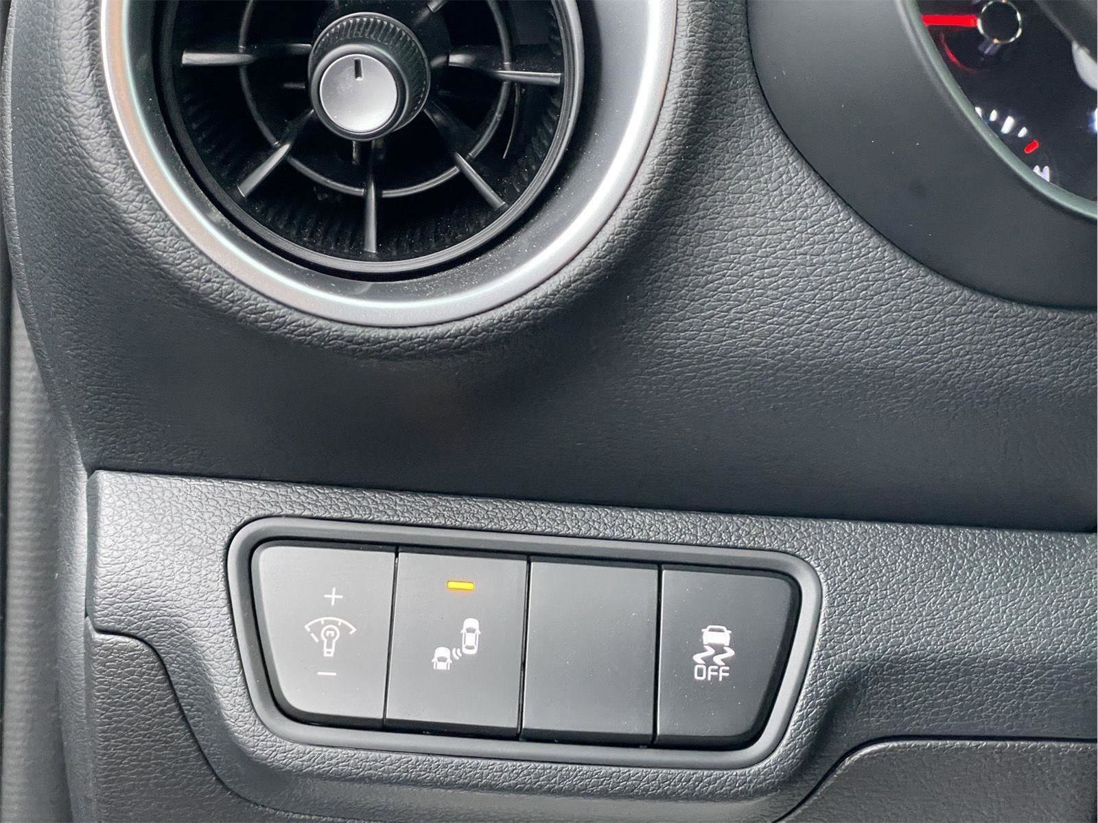 Used 2023 Kia Forte GT-Line w/ GT-Line Technology Package image 23