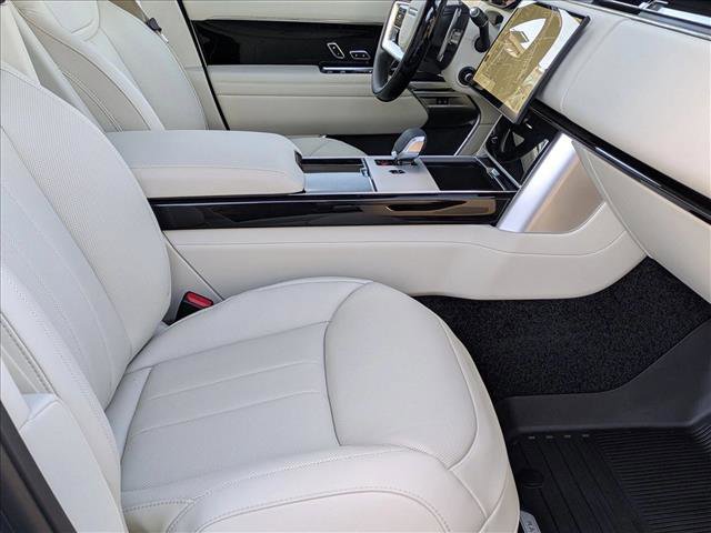 New 2026 Land Rover Range Rover Long Wheelbase SE AWD/4WD image 18