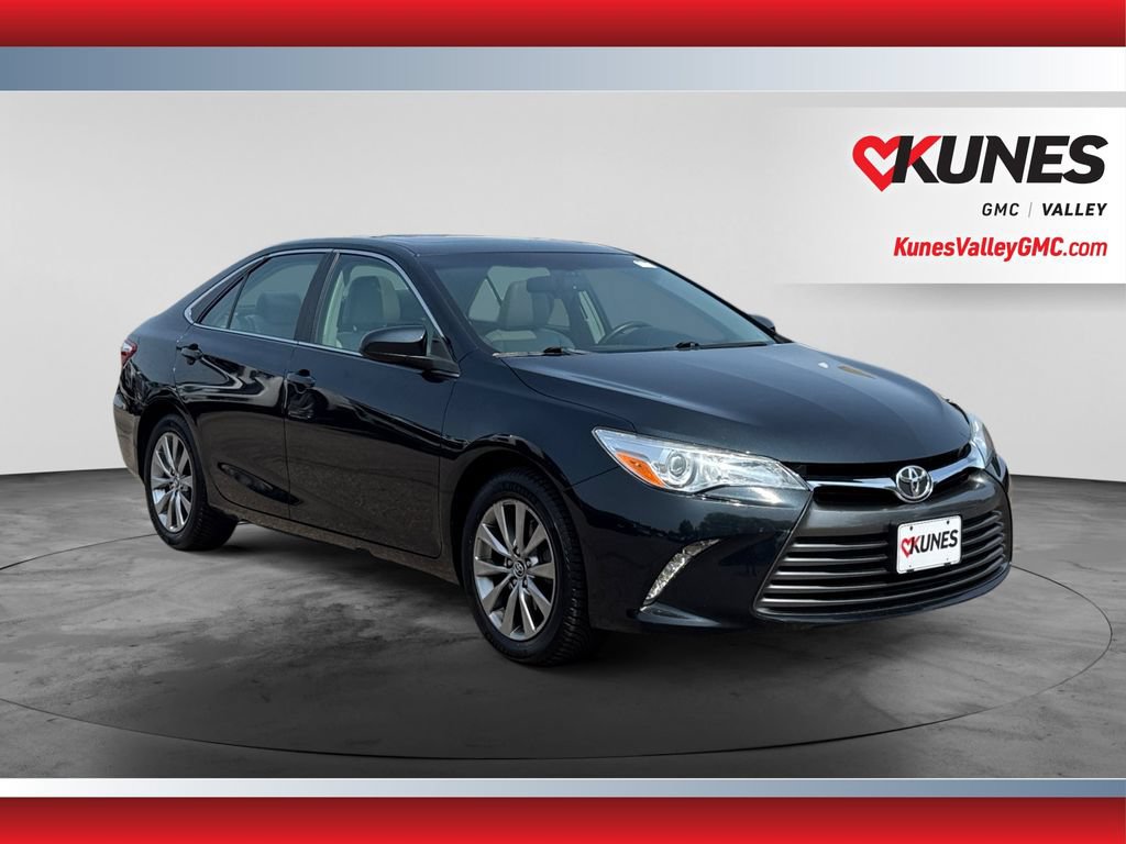 Used 2015 Toyota Camry XLE w/ Moonroof Package FWD image 1