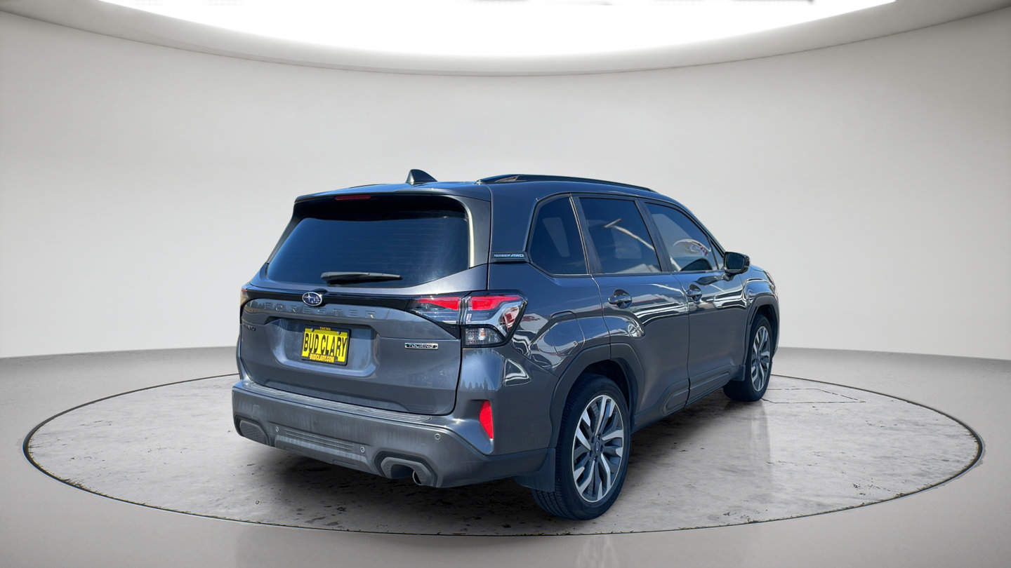 Used 2025 Subaru Forester Touring AWD/4WD image 11