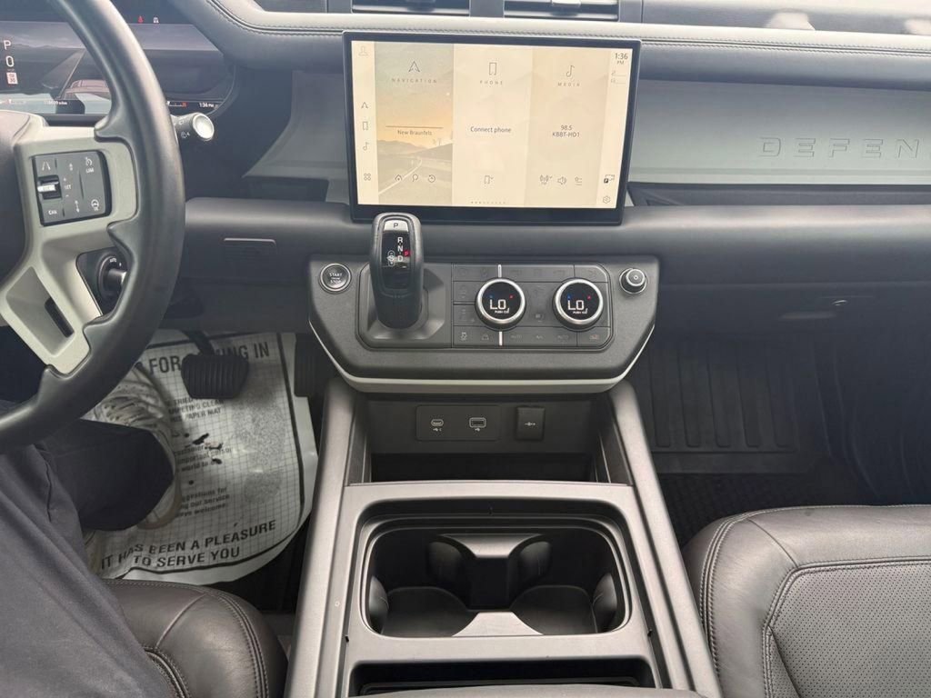 Used 2024 Land Rover Defender 110 SE AWD/4WD image 15