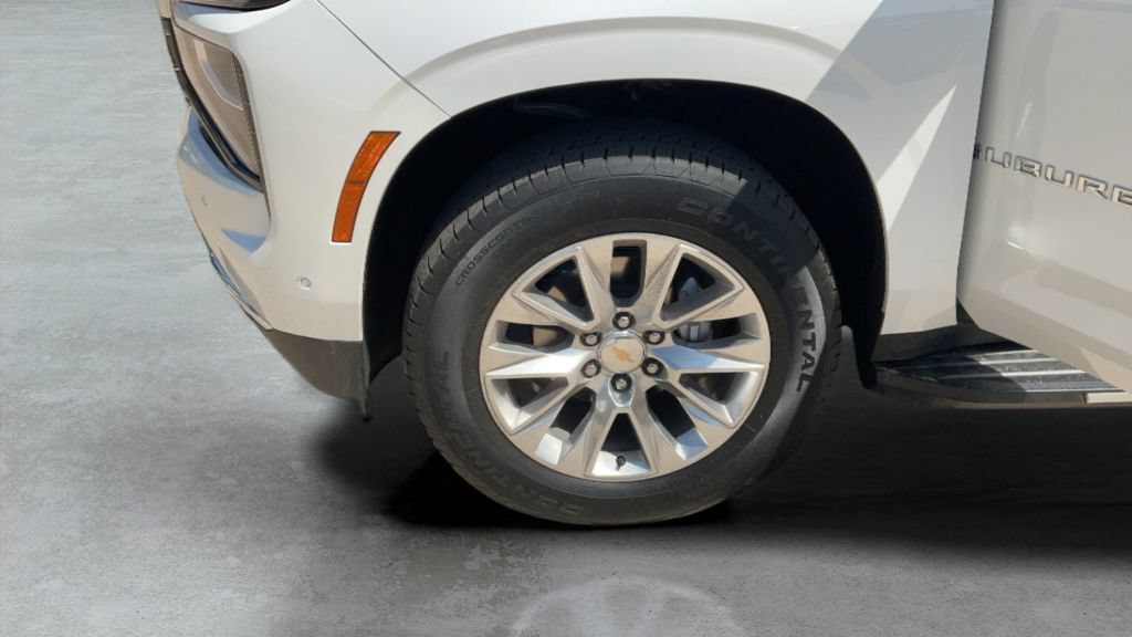Used 2025 Chevrolet Suburban Premier AWD/4WD image 83