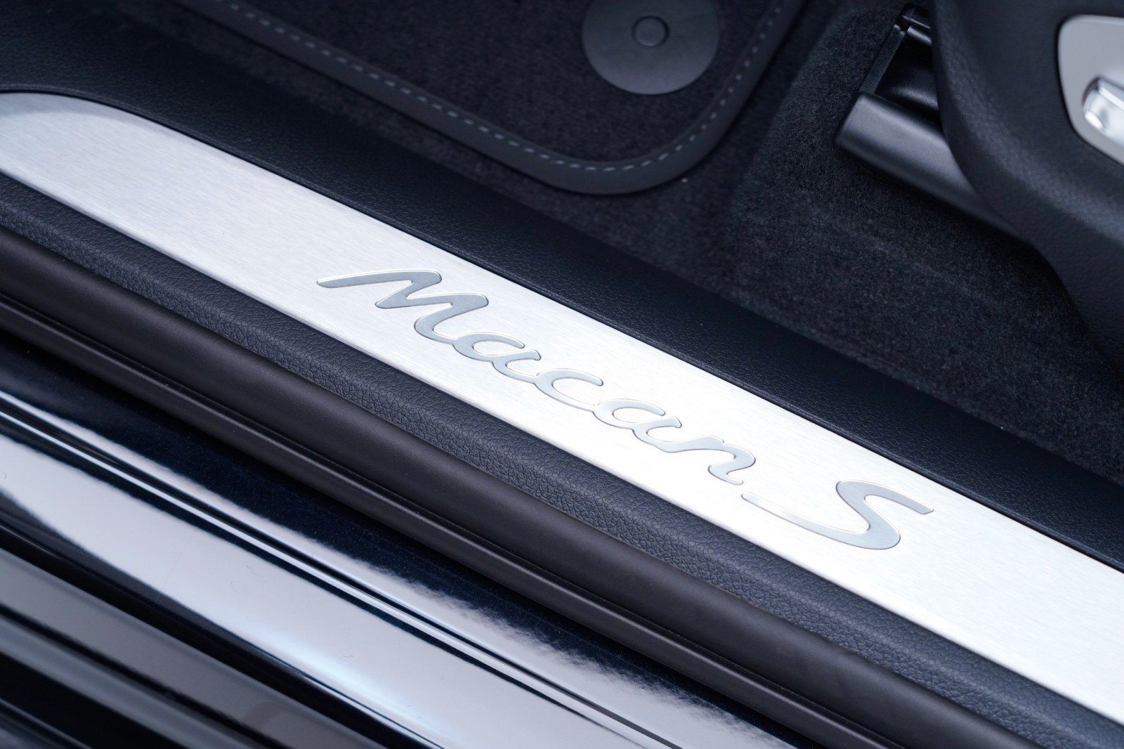 New 2026 Porsche Macan S AWD/4WD image 15