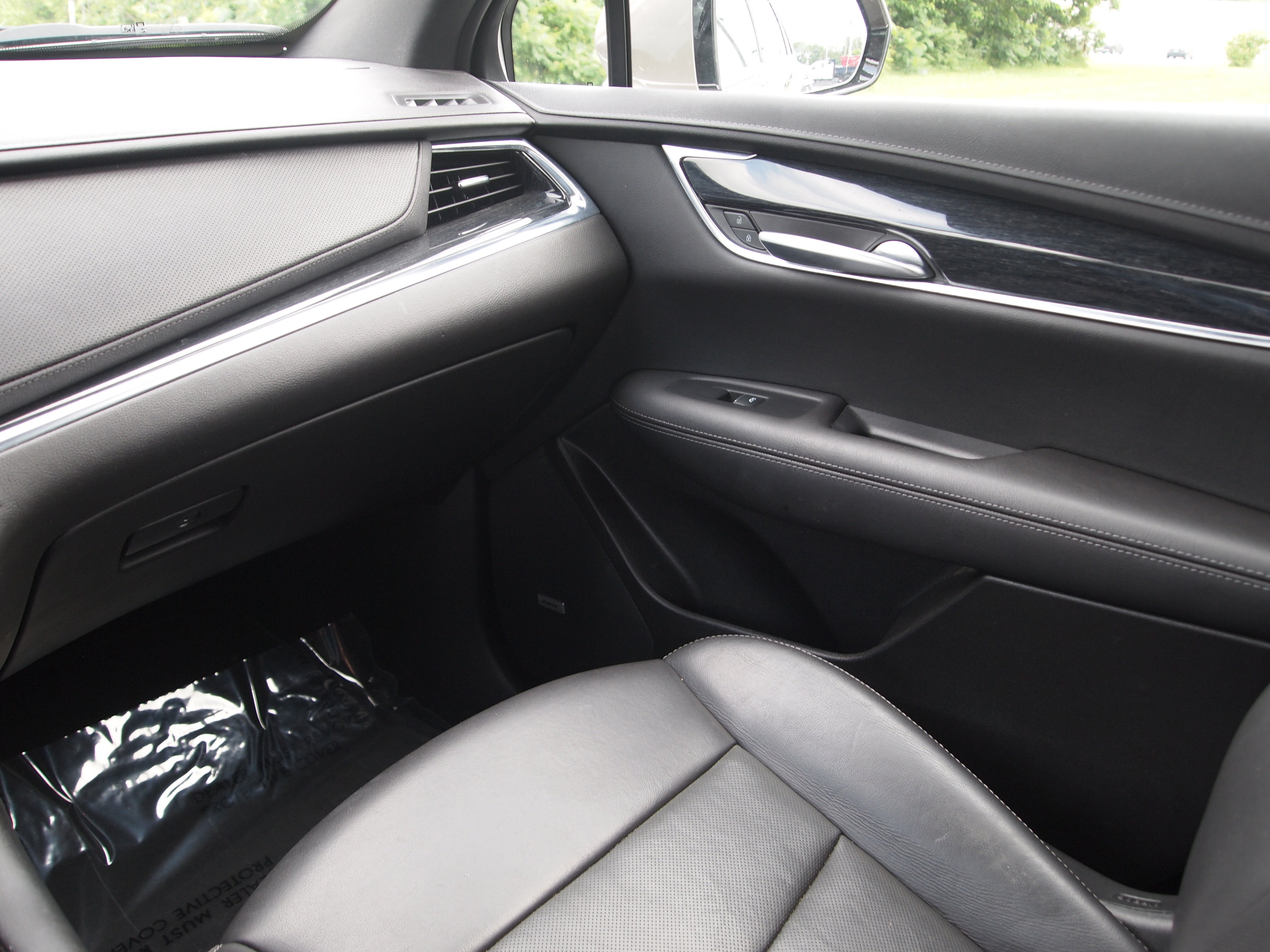 Used 2022 Cadillac XT5 Premium Luxury AWD/4WD image 16