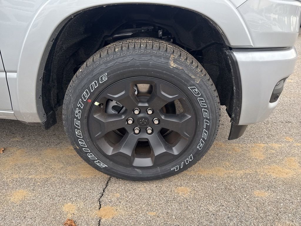 New 2026 RAM 1500 4x4 Crew Cab image 9