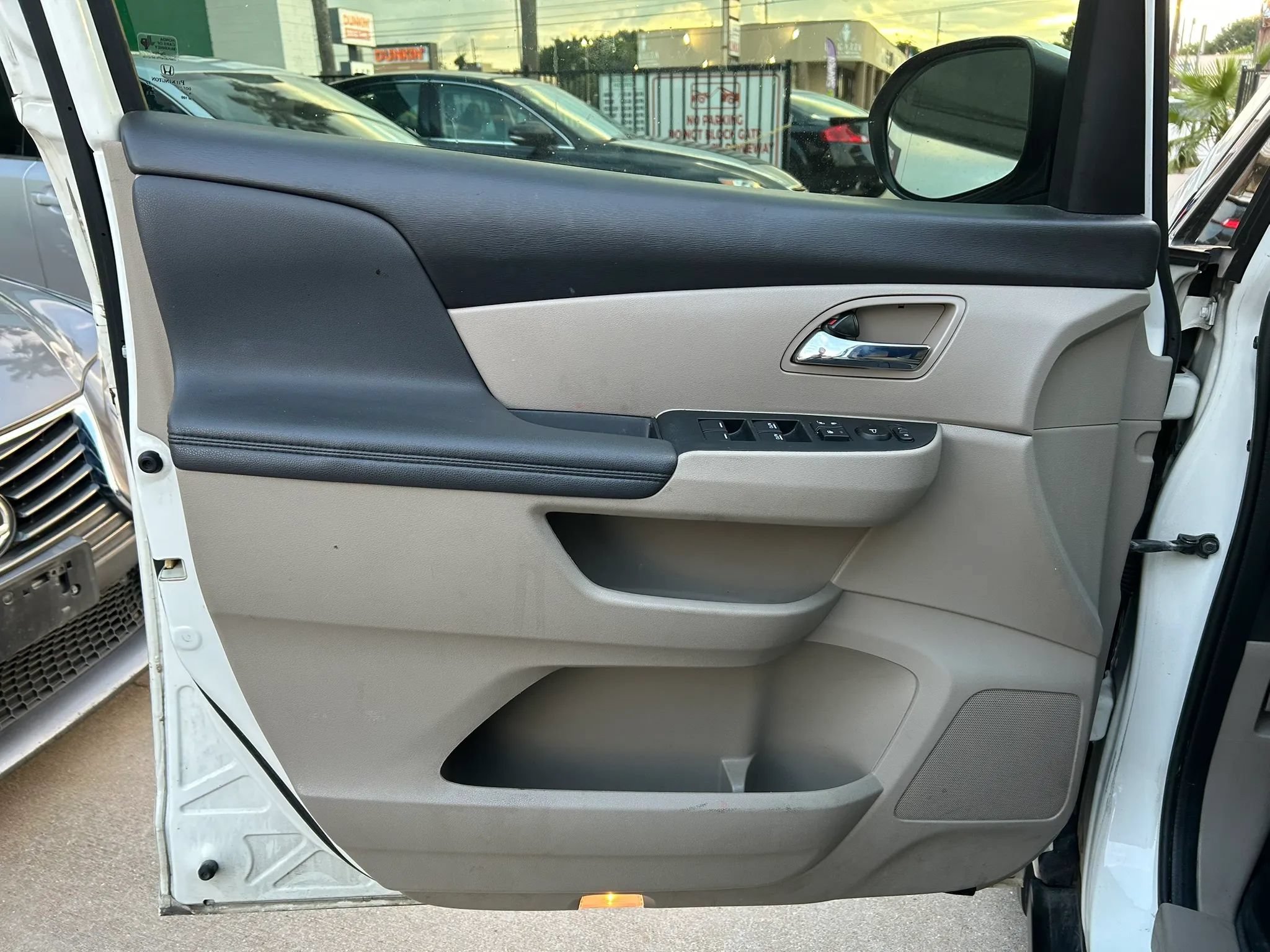 Used 2017 Honda Odyssey EX-L image 12