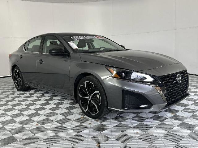 Certified 2024 Nissan Altima 2.5 SR w/ SR Premium Package FWD image 2