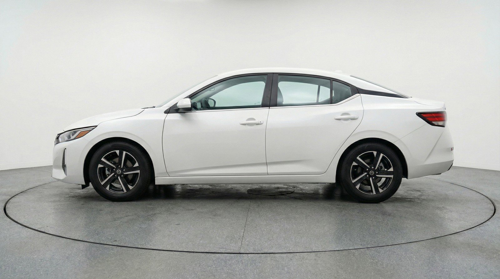 Used 2025 Nissan Sentra SV FWD image 5