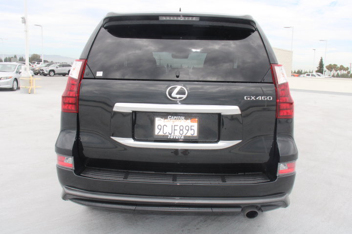 Used 2022 Lexus GX 460 Premium w/ Accessory Package AWD/4WD image 4