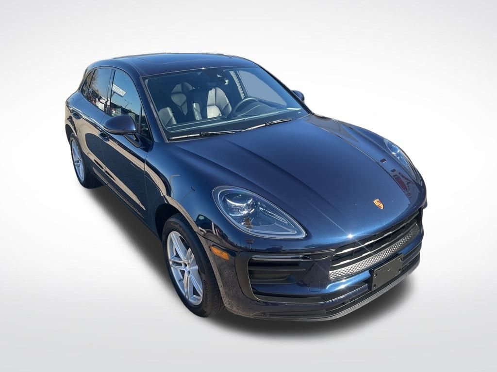 Used 2022 Porsche Macan Base image 38