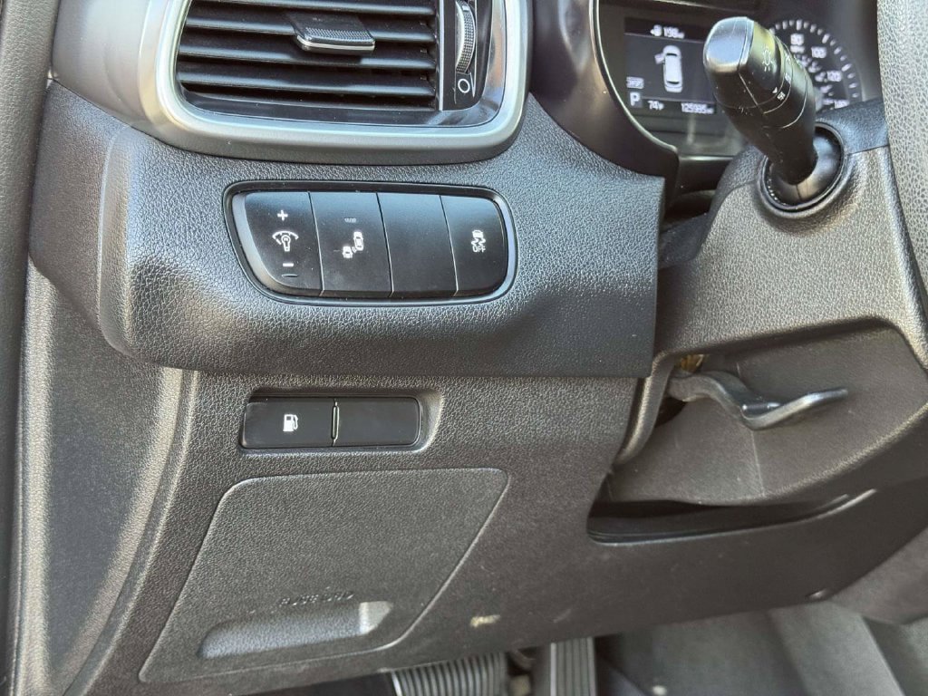 Used 2019 Kia Sorento FWD image 10