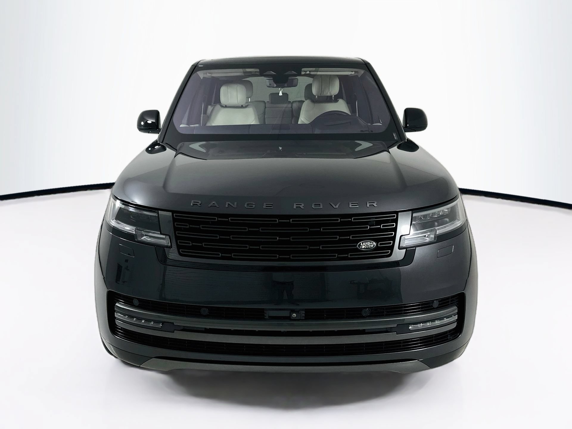 Used 2023 Land Rover Range Rover SE AWD/4WD image 2