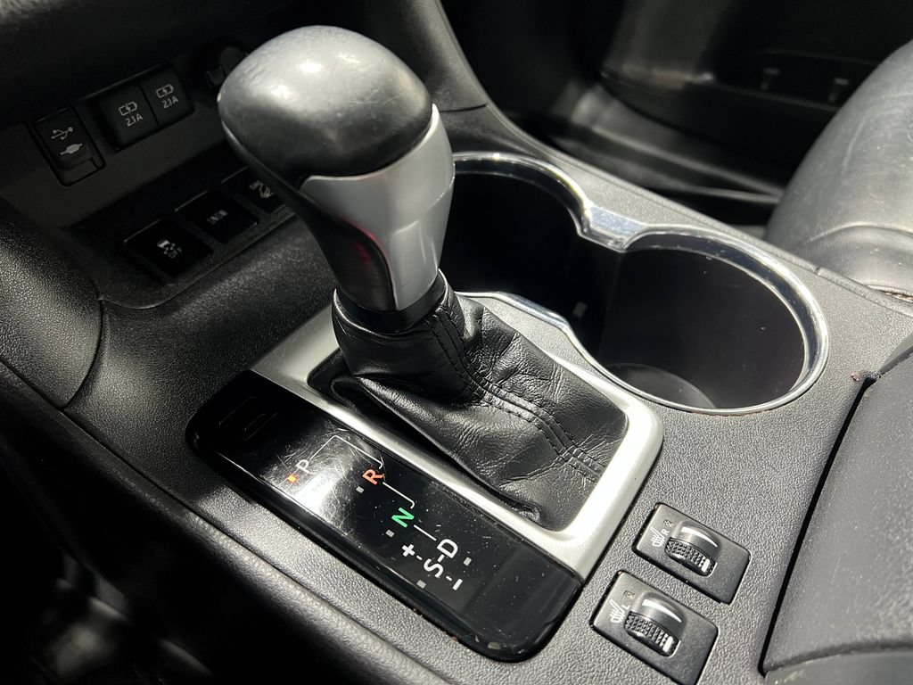 Used 2018 Toyota Highlander XLE AWD/4WD image 29