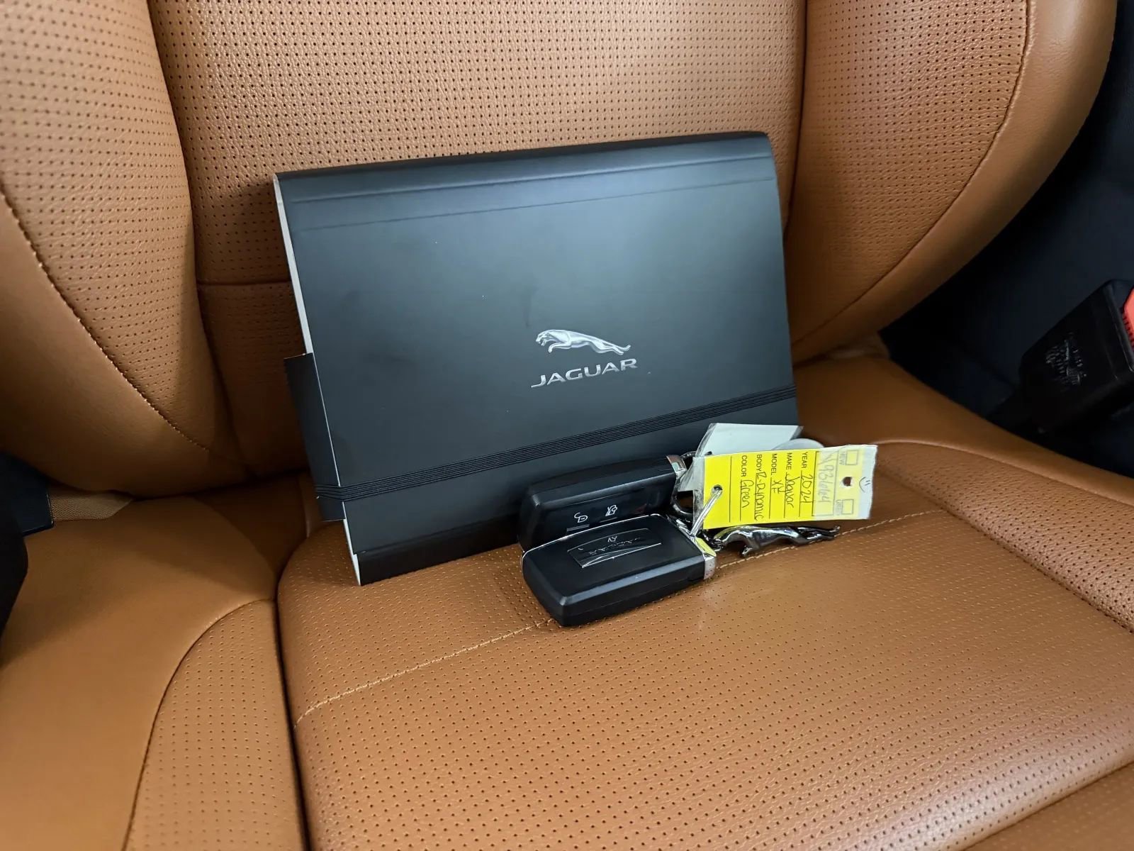 Used 2024 Jaguar XF R-Dynamic SE AWD/4WD image 47