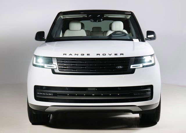 New 2026 Land Rover Range Rover SE image 8