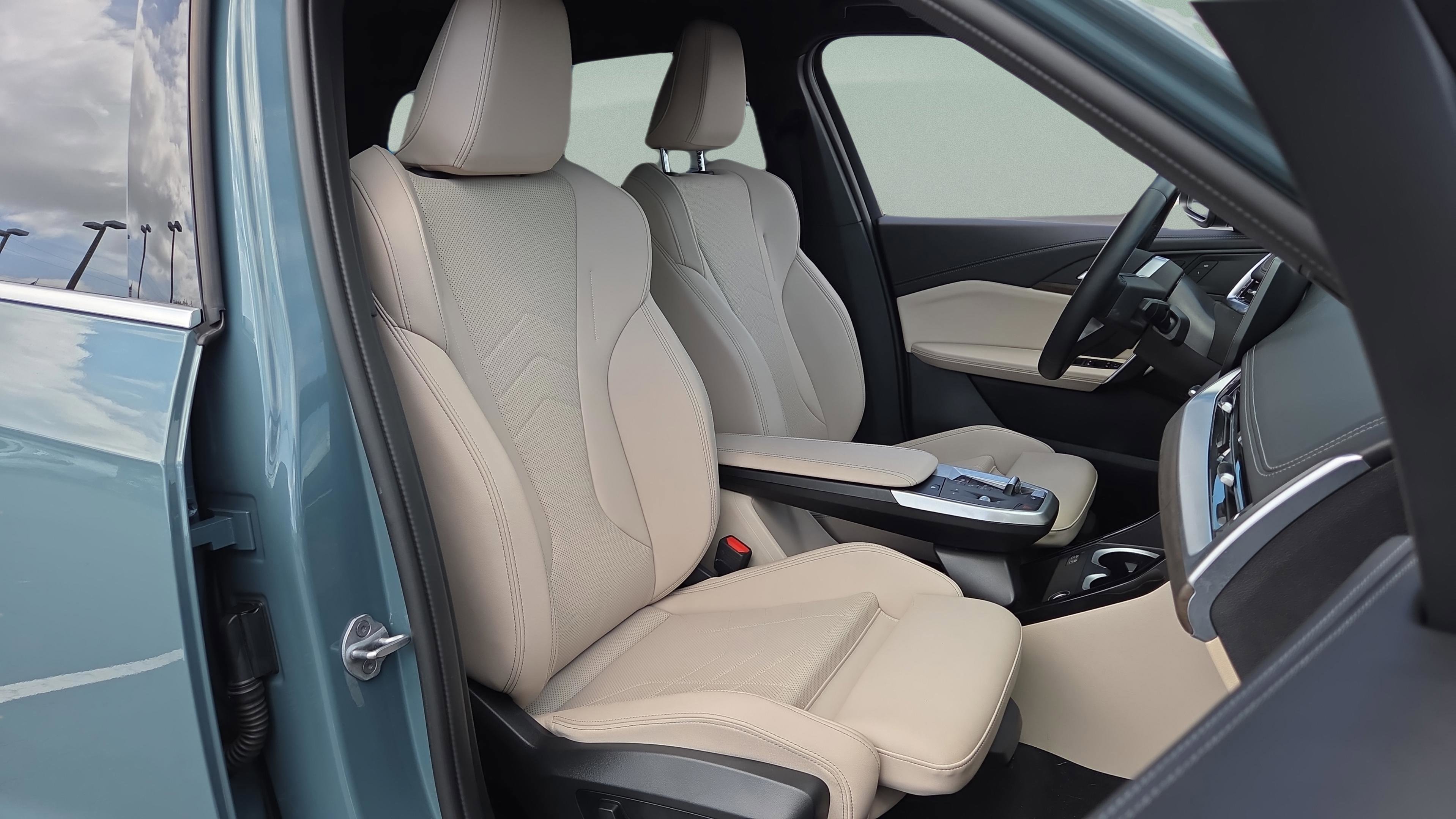 Certified 2025 BMW X1 xDrive28i w/ Convenience Package image 18