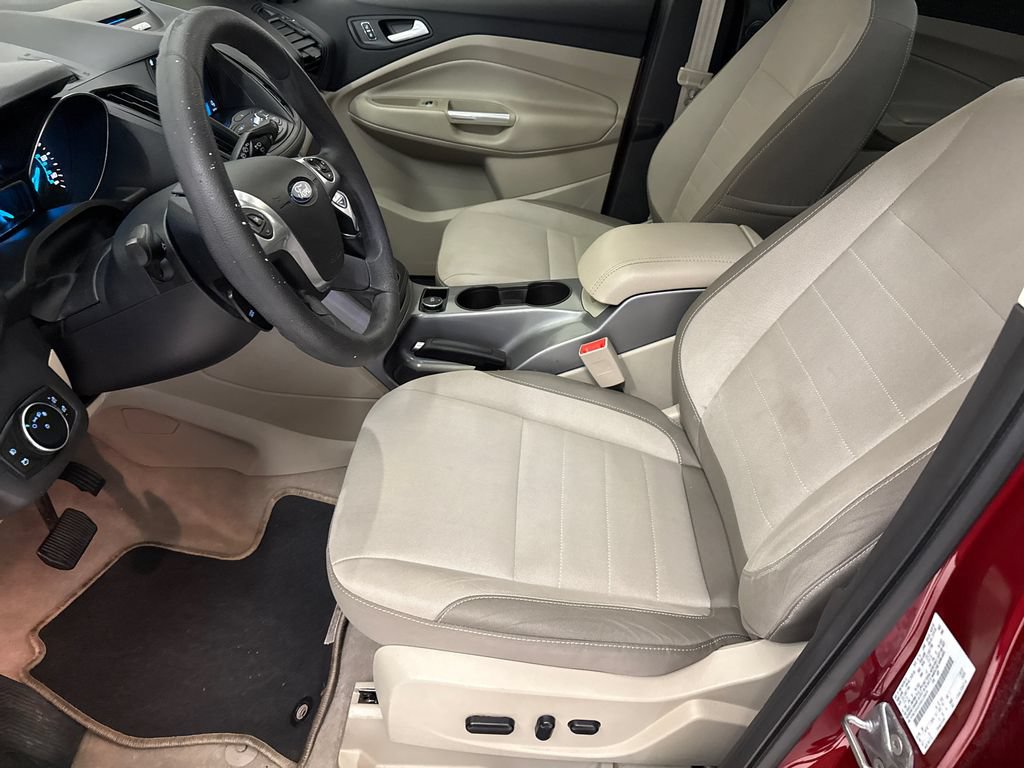 Used 2016 Ford Escape SE w/ Equipment Group 201A FWD image 18