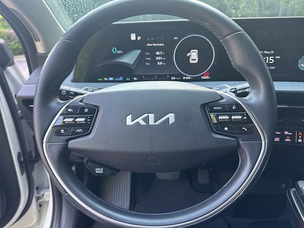 Used 2024 Kia EV6 Light RWD image 18