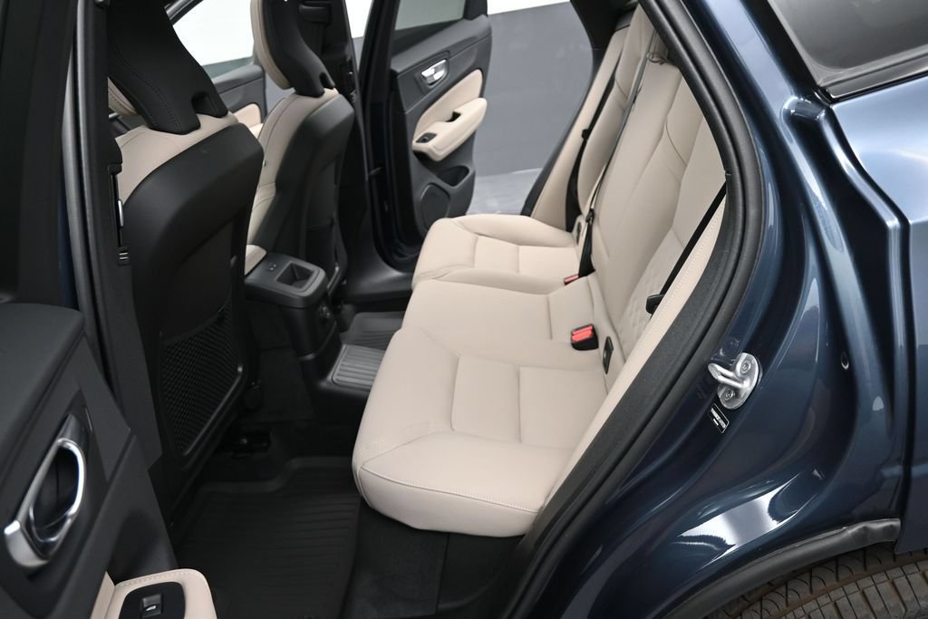 New 2026 Volvo XC60 T8 Plus w/ Climate Package AWD/4WD image 13