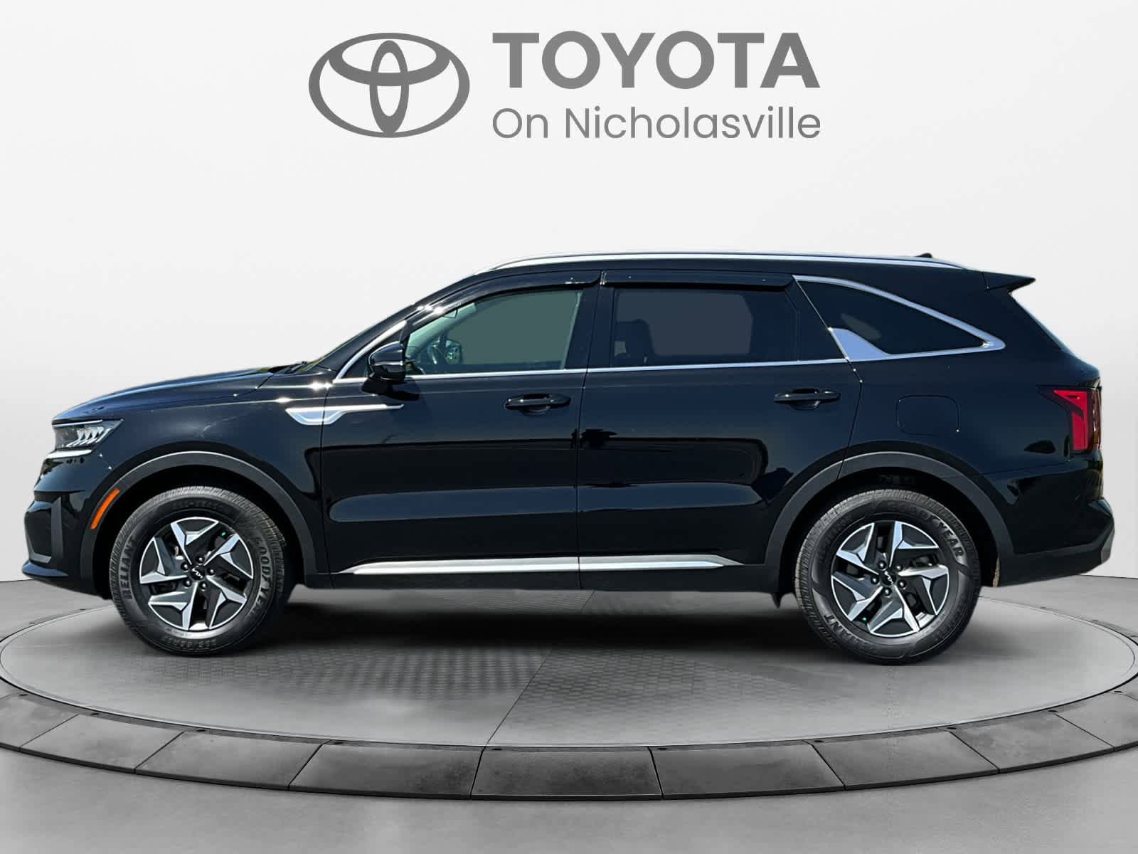 Used 2022 Kia Sorento S FWD image 3