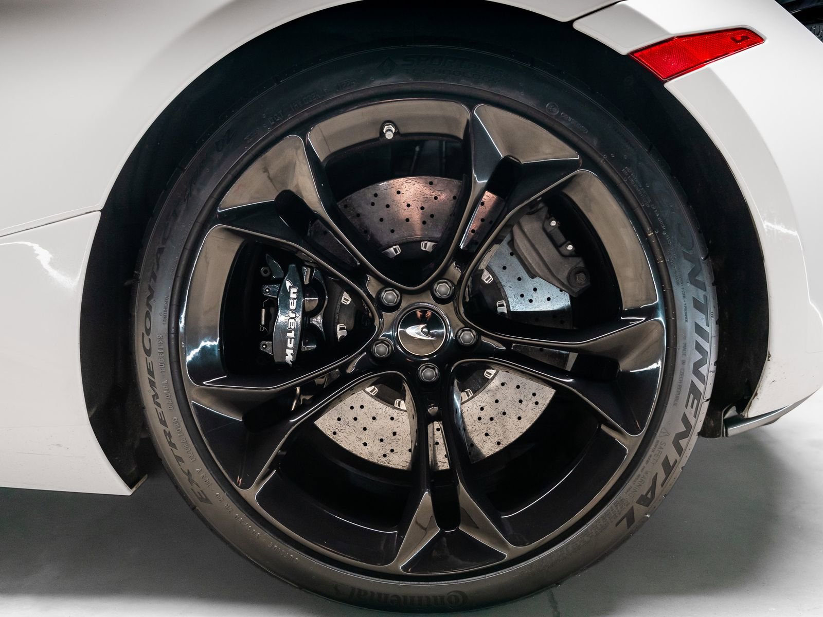 Used 2019 McLaren 720S Performance RWD image 41