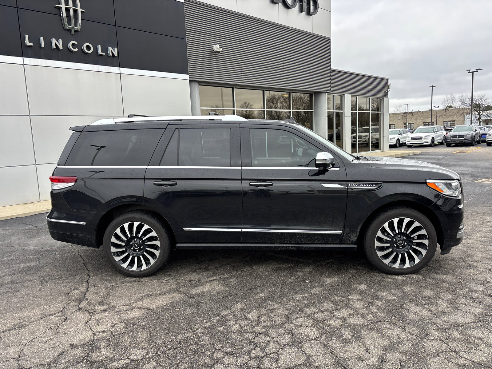 Certified 2022 Lincoln Navigator Black Label image 8